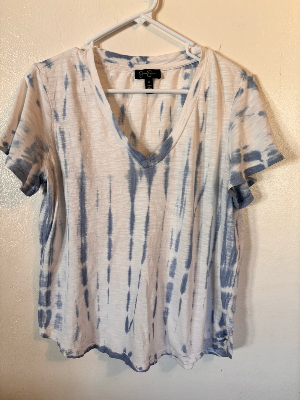 Jessica Simpson White and Blue Tie-Dye V-Neck Short Sleeve Tee